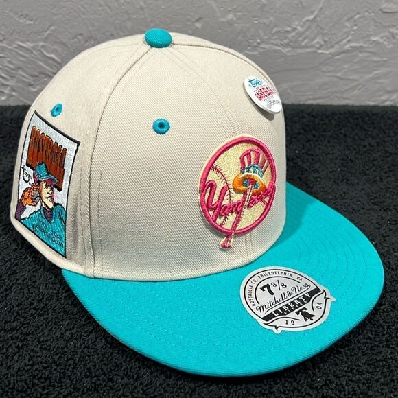 🔥⚾️ Vintage “NWT” Topps Mitchell & Ness New York Yankees Hat w/ Hat Pin   7 3/8 - Picture 1 of 13